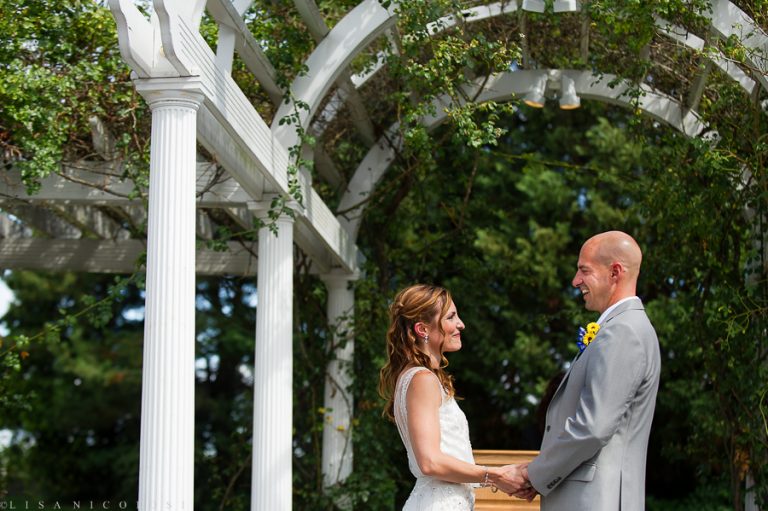 Read more about the article Katrina & Ronnie’s North Fork Wedding at The Vineyards in Aquebogue