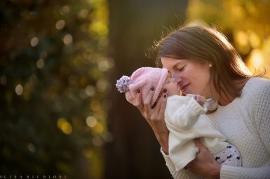 Read more about the article North Shore Family Portraits | Long Island Family Photographer |Six Week Old Twin Girls