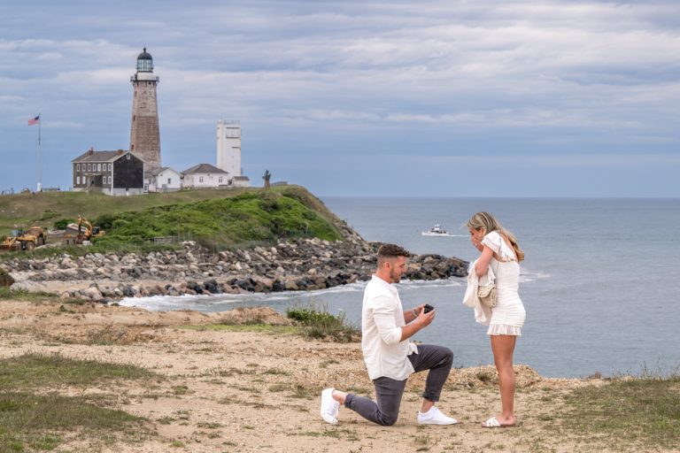 Read more about the article Montauk Lighthouse Proposal | Paige & Bernard Engagement